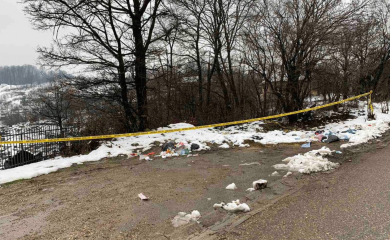 Pobacano smeće uz Novo groblje u Banjaluci