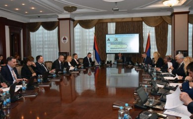 Ko su ljudi koji naplaćuju “stručne usluge” u aktuelnoj Vladi Republike Srpske