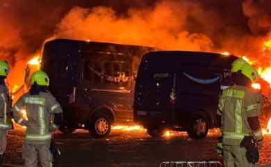Haos u Njemačkoj zbog Praznika rada: Zapaljeno 16 vozila “Amazona”