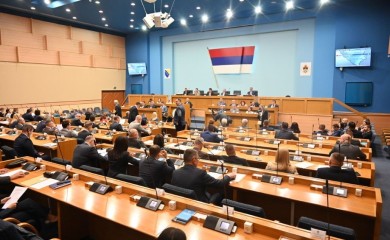 U susret izborima: Političari u Srpskoj mijenjaju stranačke dresove kao čarape