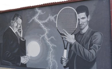 Osvanuo mural posvećen Nikoli Tesli i Novaku Đokoviću u blizini Prijedora