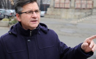 Beogradskom profesoru Milošu Koviću već više od šest mjeseci zabranjen ulazak u BiH