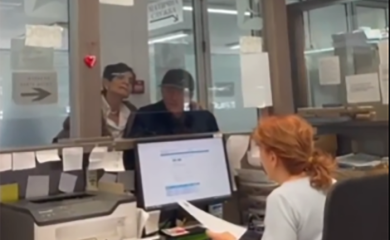 Hit snimak vjenčanja: Baka i deda krunisali ljubav, pa zapjevali u opštini