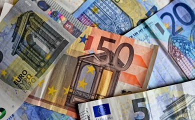 Pogledajte kako prepoznati lažnu novčanicu evra