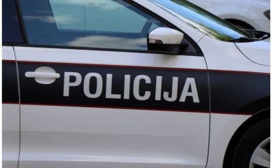 Kombijem se zabijao u auta pa policiji lagao o postavljenoj bombi