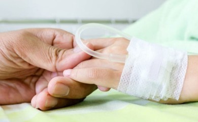 Polomio butnu kost: Automobil udario četvorogodišnjeg dječaka na parkingu