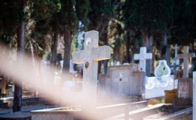 U Hrvatskoj pronađen arsenal oružja na pravoslavnom groblju