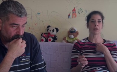 „GDJE JE SARA“ Šokantna priča o roditeljima koji godinama bezuspješno traže GROB SVOG DJETETA, navodno preminulog u UKC Srpske