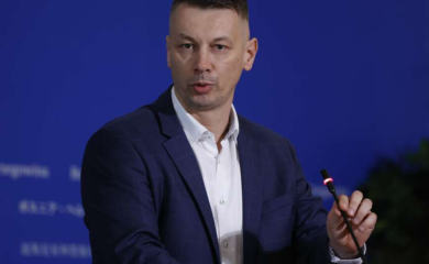 „Plači Nenade“ Stotine poruka upućenih Nešiću zapalile društvene mreže