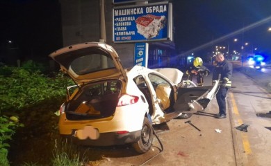 DVIJE TEŠKE NEZGODE U BANJALUCI: Dijelovi automobila razbacani po putu FOTO