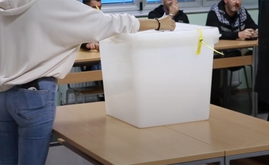 Predsjednik Biračkog odbora prespavao, birači čekali