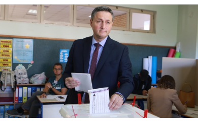 Denis Bećirović glasao u Tuzli