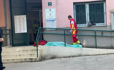 Smrtni slučaj na biralištu, preminula žena