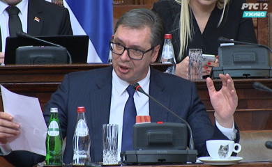 „Baš je Kesić“: Vučićeva šoljica za čaj na kojoj je vuk postala hit na društvenim mrežama