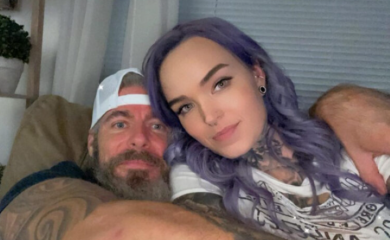 Zbog ovog bračnog para gore mreže: „Udaja za bivšeg očuha je najbolja odluka u mom životu“