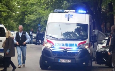 Srpski mediji: Osmoro djece ubijeno u masovnoj pucnjavi u školi na Vračaru