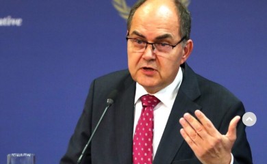 Sve odredbe tehničkih izmjena Izbornog zakona BiH koje je nametnuo Šmit stupile na snagu