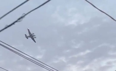 Otet avion u Americi, pilot prijeti da će srušiti supermarket