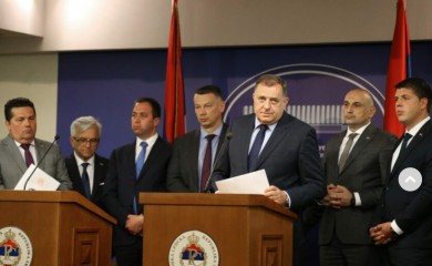 Ko će kome reći “gud baj”: Postoje bar 3 razloga ZA KRAH VLADAJUĆE KOALICIJE u Srpskoj