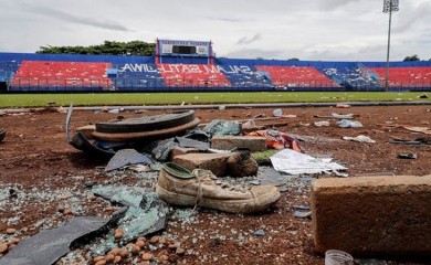 INDONEZIJA: U stampedu poginulo 32 djece