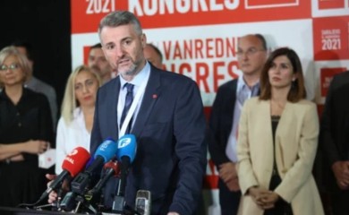 Sky prepiska Edina Gačanina Tita: “Strane ambasade su dale 20 miliona KM za formiranje Naše stranke”