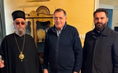 Vladika Jefrem ga posjetio u porodičnom domu: Dodik istakao da je srpski narod posvećen svojoj vjeri