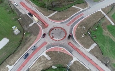 Snimak je HIT: Pogledajte kako Amerikanci pokušavaju da savladaju novi kružni tok (VIDEO)