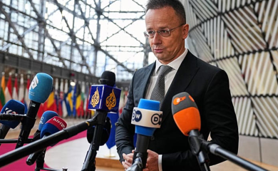 Sijarto: Brisel će 15. aprila zabraniti uvoz ruske nafte u Evropu