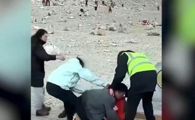 Potukla se dva para zbog selfija na planini (VIDEO)