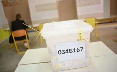 Stotine hiljada nevažećih listića