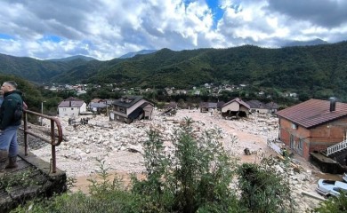 Sumnja se da je broj poginulih u poplavama i odronima u Jablanici veći od 10