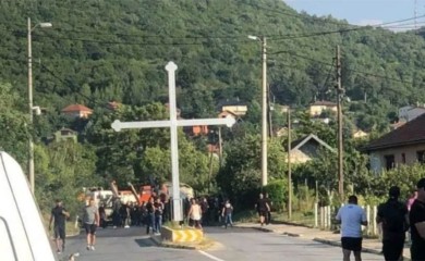 Srbi sa KiM: Ostaje nam samo da se pakujemo na traktore