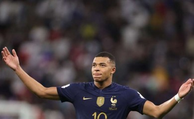 Nevjerovatni Mbape prestigao Pelea