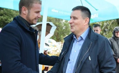“Vidno zabrinut zbog brojnih problema koje je namjerno stvorio” Stanivuković objavio snimak Đajićevog kafanskog veselja