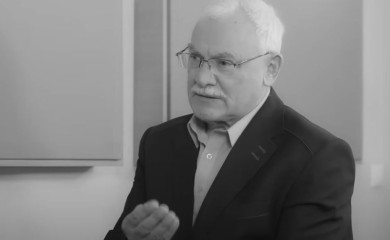 Političar umro dok je držao govor