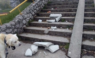 Vandalizam na šetalištu pored mosta Venecija u Banjaluci