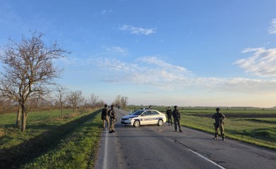 Policija i vojska pretražuju teren u opštini Kanjiža, blokirano više puteva