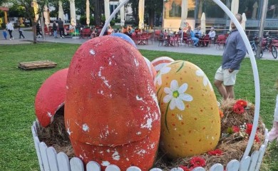 Vandalizam u Banjaluci: Oštećene tek postavljene vaskršnje dekoracije
