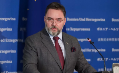 Zbog zdravstvenih problema Košarac zatražio medicinsku pomoć