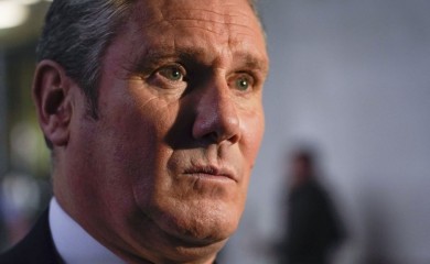 Laburisti pobijedili u Velikoj Britaniji, Starmer novi premijer
