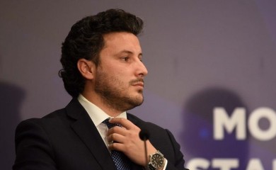 Abazović predstavlja šemu šverca cigareta