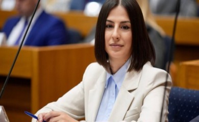 “Žene odgađaju trudnoću jer nemaju sigurne izvore prihoda” Vukomanovićeva o inicijativi za izmjene Zakona o radu