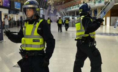 Grupa od 100 naoružanih migranata izazvali incident u pritvorskom centru