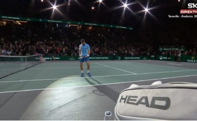Kamera morala odmah da skloni kadar: Novak pokazivao šta se ne smije i vikao na srpskom (VIDEO)