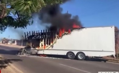 Erupcija nasilja nakon hapšenja El Čapovog sina, ima i mrtvih (VIDEO)