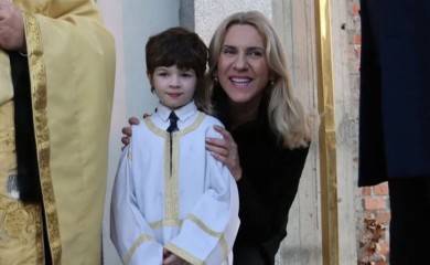 "U svim pravoslavnim hramovima i porodičnim domovima večeras praznično"