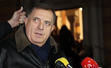Dodik: Raduju me što su pravoslavni hramovi puni vjernika, na ovaj način se čuva tradicija