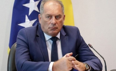 Napadnut Dragan Mektić: Bivšeg ministra oborili i udarali
