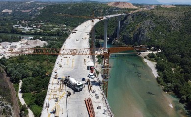 Spojen jedan od najviših mostova u regionu (VIDEO)