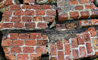 ZAGREB:  Mladiću pala cigla na glavu